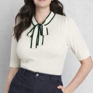 Modcloth NWT Bow Thyself Ivory and Green Bow Accent Top Size XS
